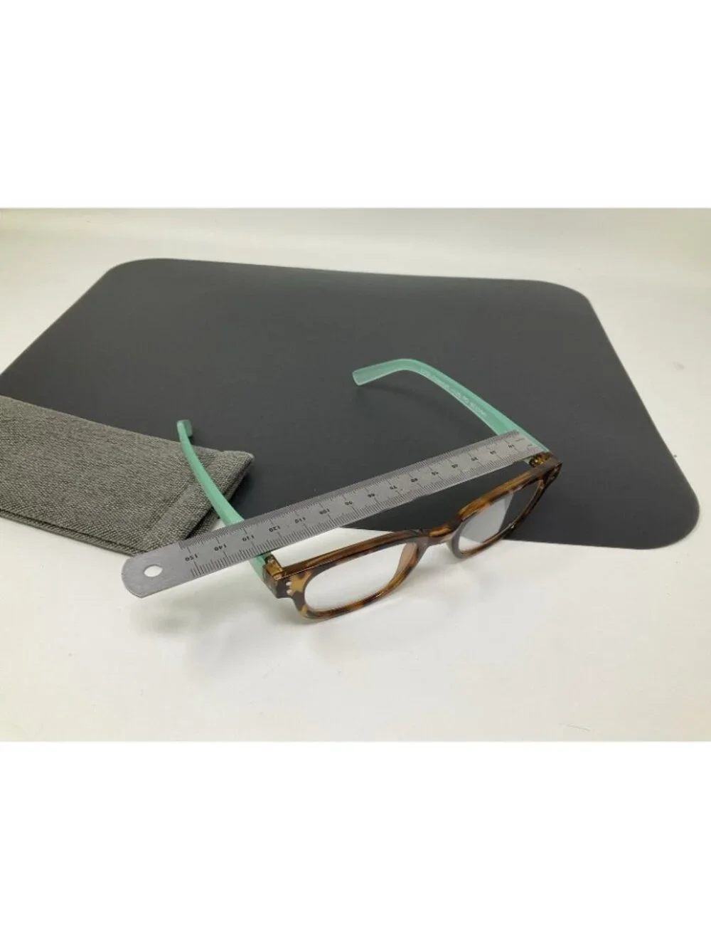Peepers 2259 Passport Readers +1.25 in Tortoise Shell Gently Used w Case